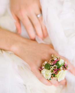 Flower rings for weddings .png