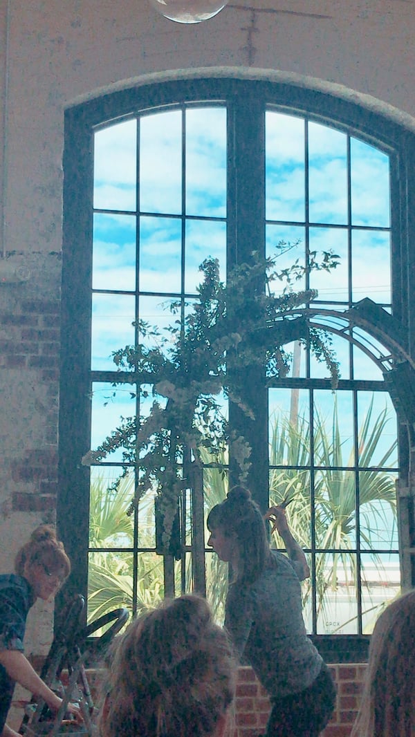 how to build a wedding floral arch