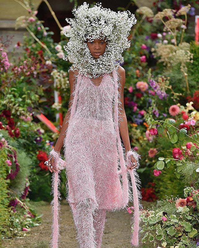Level up the Traditional wedding Flower Crown with these Rodarte ...