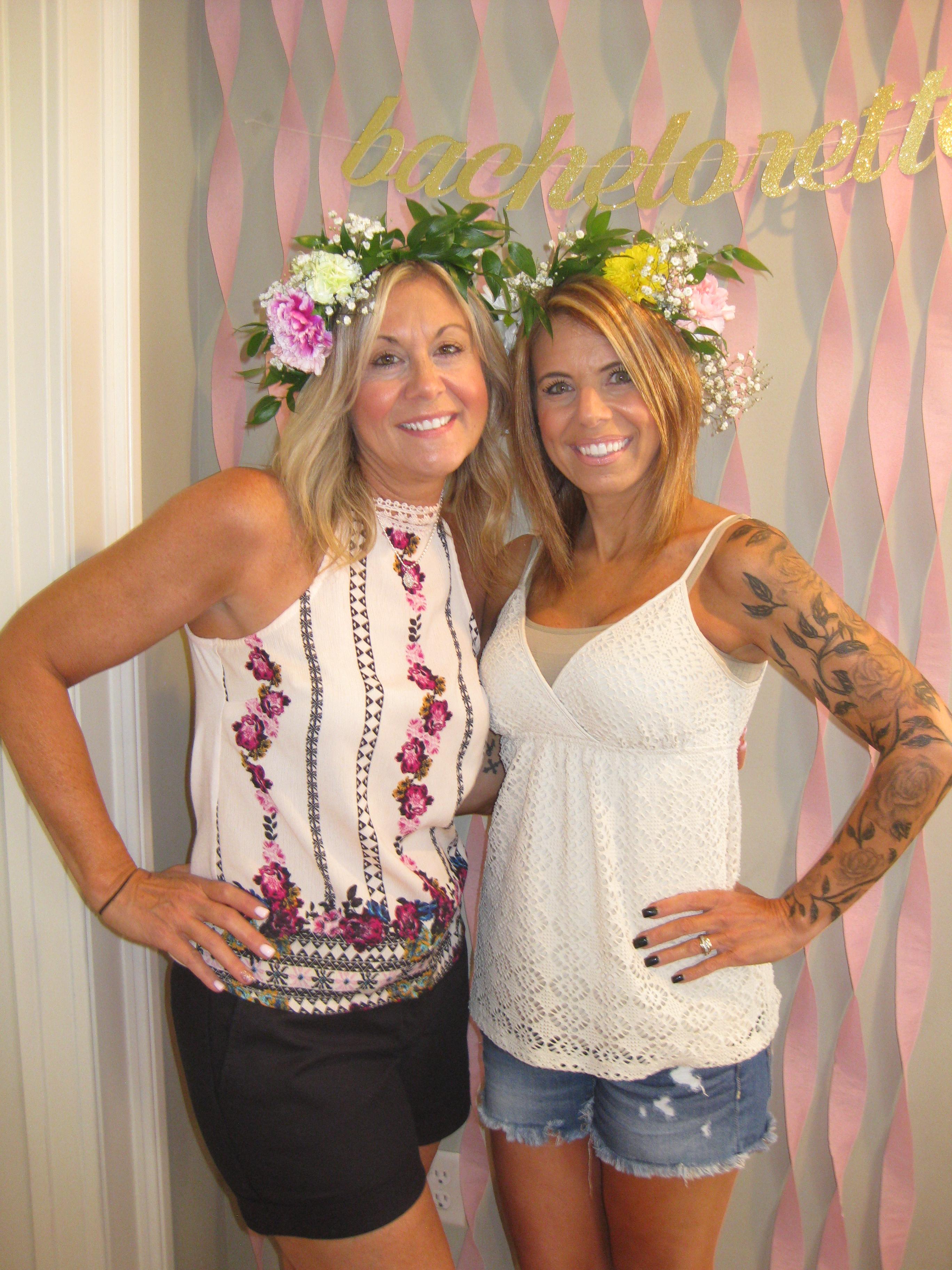 Molly B You saved to Fetes de Fleurs Charleston // DIY Floral Parties #CHARLESTONBACHELORETTE FUN! Create your own DIY floral crown!